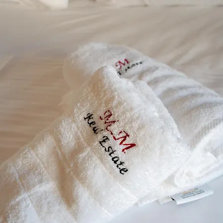 Pearl Private Parking & Metro * Soluň