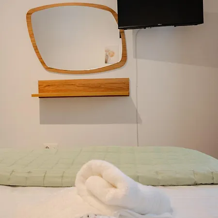 Pearl Private Parking & Metro Apartment