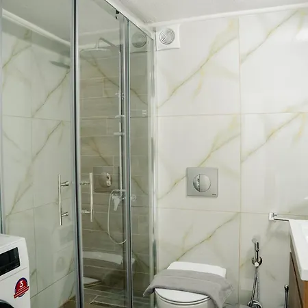 Pearl Private Parking & Metro Apartment Thessaloniki