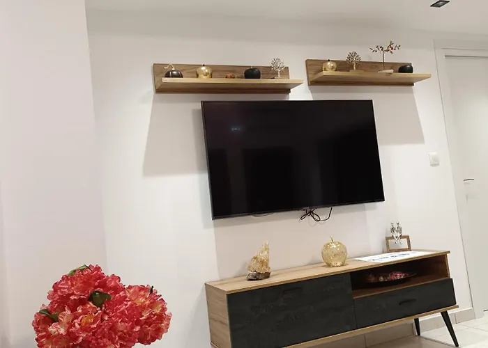 Pearl Private Parking & Metro