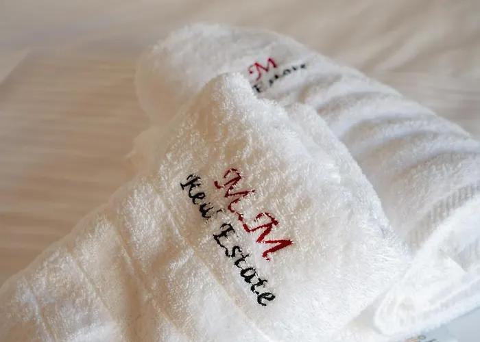 Pearl Private Parking & Metro * Selanik