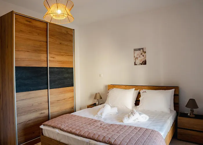 Pearl Private Parking & Metro *