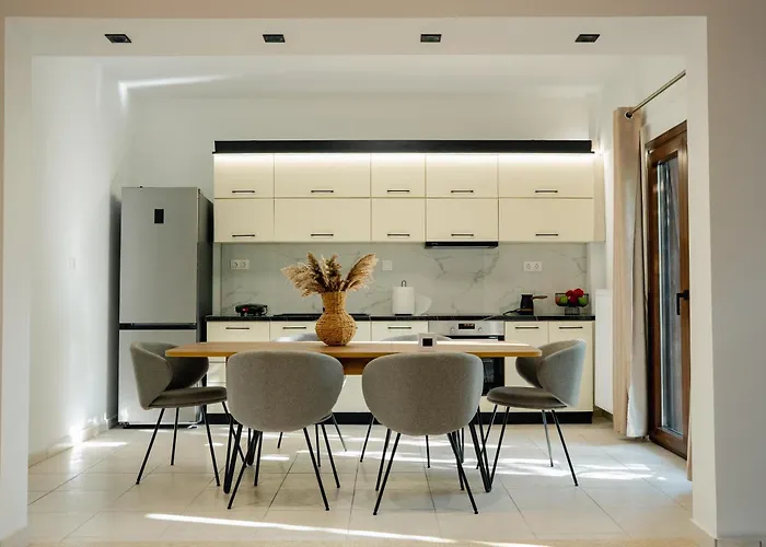 Pearl Private Parking & Metro