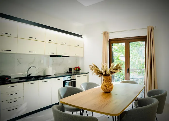 Pearl Private Parking & Metro Selanik