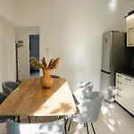 Appartement Pearl Private Parking & Metro
